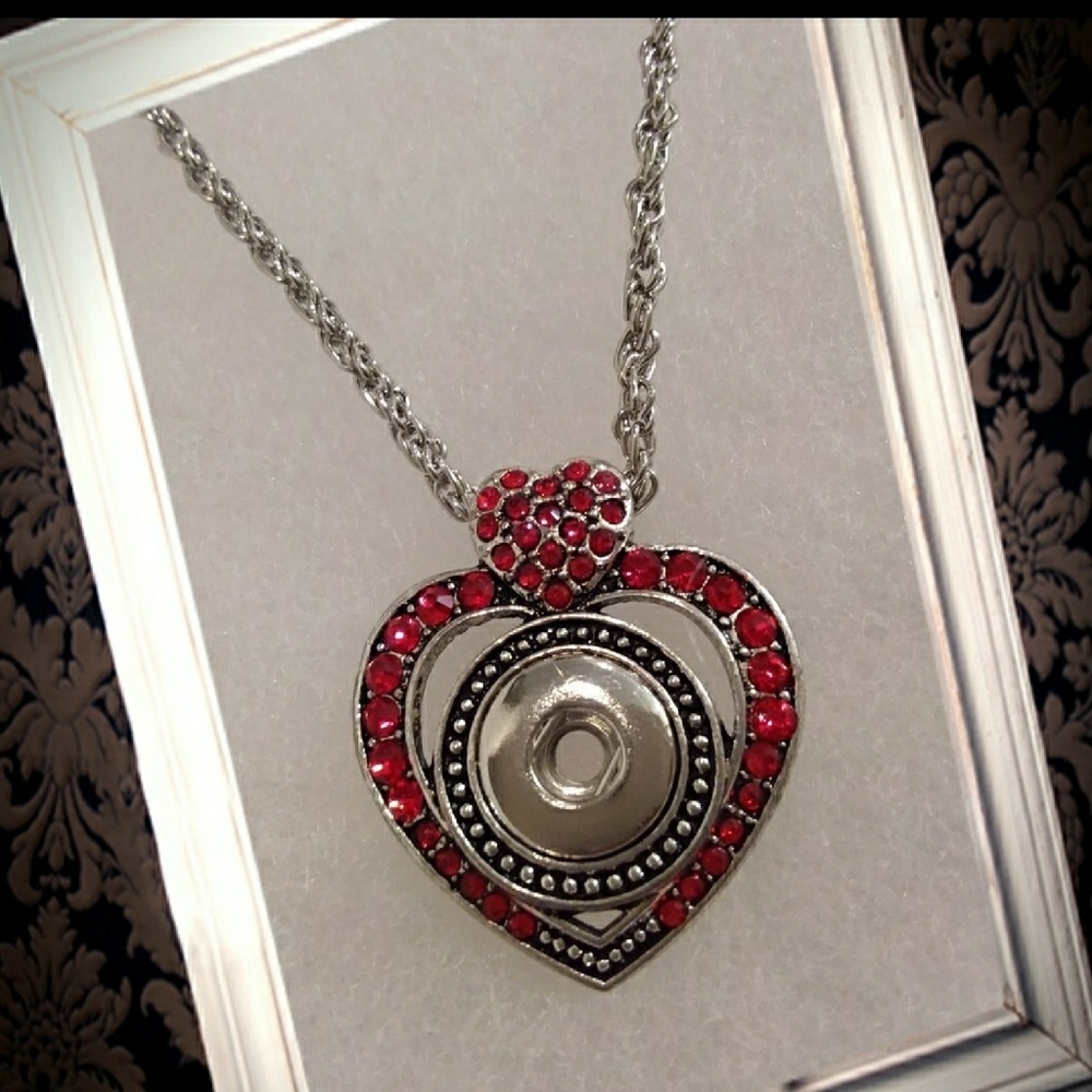 Red heart rhinestone snap button necklace w/ snap - Picture 2 of 4